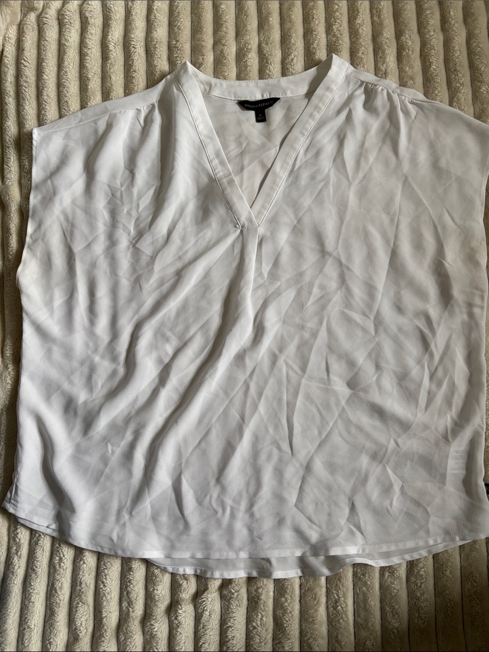 Banana Republic White V-Neck Blouse